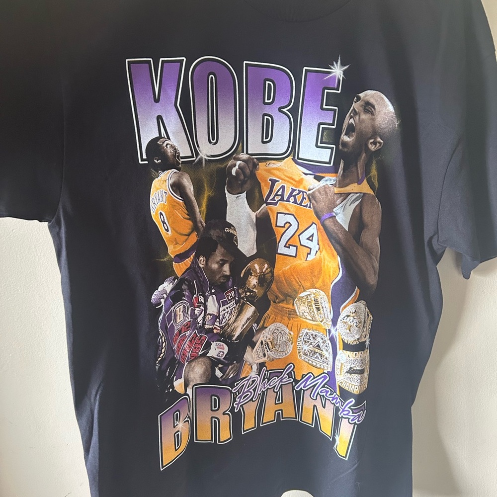 Kobe Bryant Graphic large T-Shirt nwot